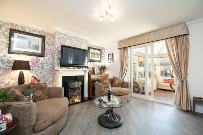 Lounge to Conservatory