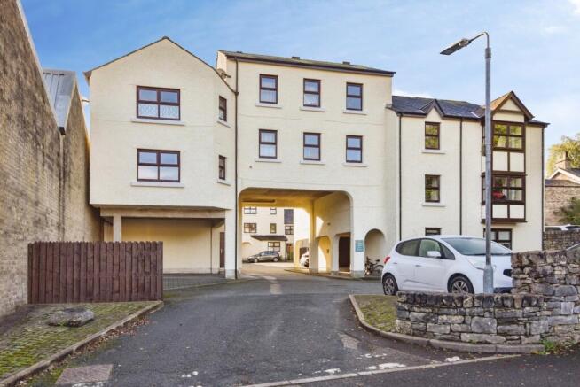 Studio flat on County Mews, Sandes Avenue, Kendal, Cumbria, £85,000