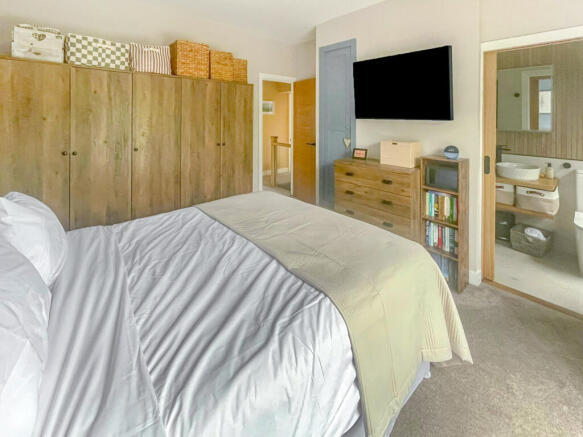 3 bed Semi-Detached for sale Image 12