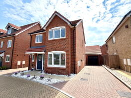 7, Pomeroy Avenue, Rainham, Gillingham ME8 7FN