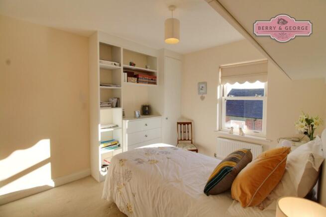 MAIN BEDROOM