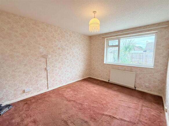 2 bed Semi-Detached Bungalow for sale Image 4