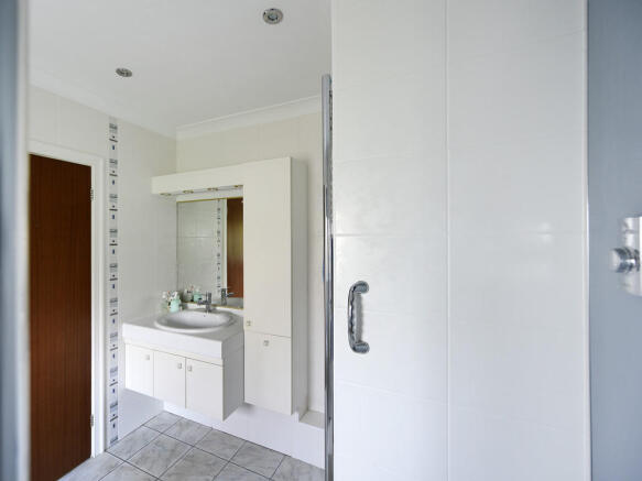 En Suite to Maste...