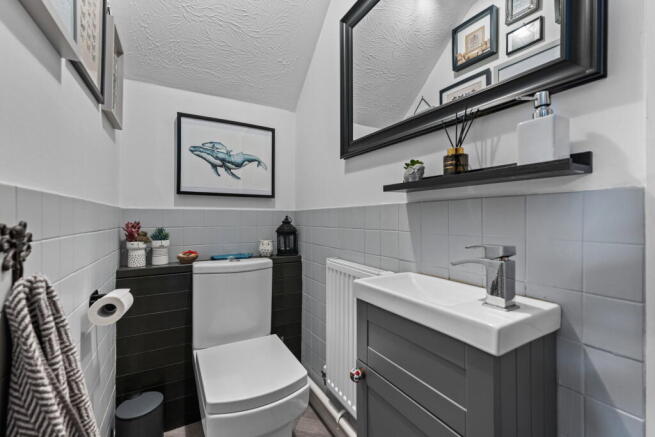 4 bed Detached for sale Image 5