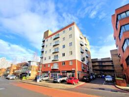 19, Gowring House, Market Street, Bracknell RG12 1JG