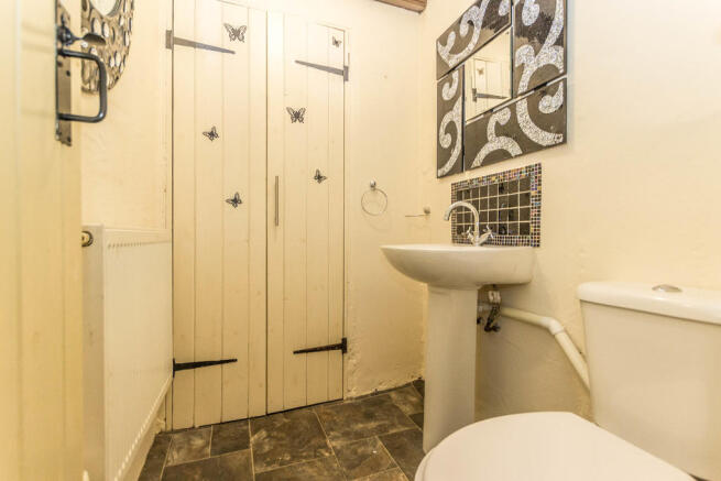 Ground floor Wc