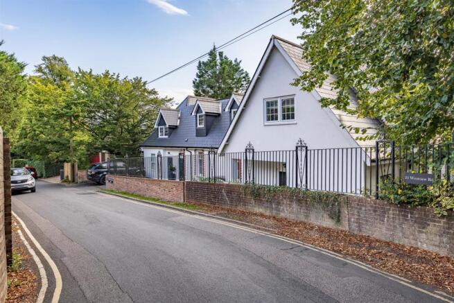 3, 25 Westview Road Low Res - 0040 -_JHG8055 -.jpg