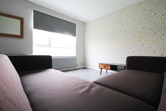 4 bed Flat to rent Image 6