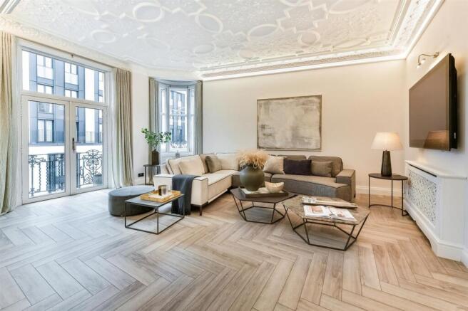 Knightsbridge Luxury  Flat 30, Wellington Court (2).jpg