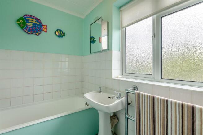 8591350-interior13.jpg