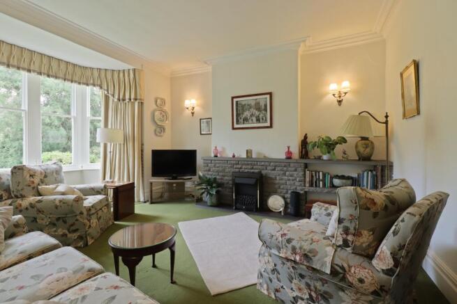 5 bed Detached for sale Image 4