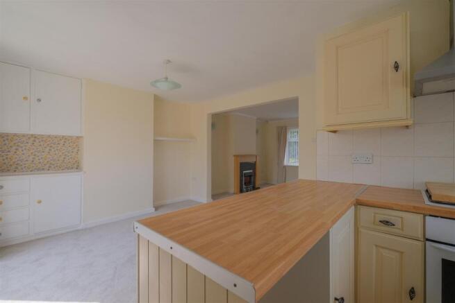 2 bed Semi-Detached for sale Image 6