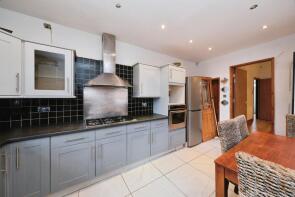 77, Leslie Road, Nottingham NG7 6PQ