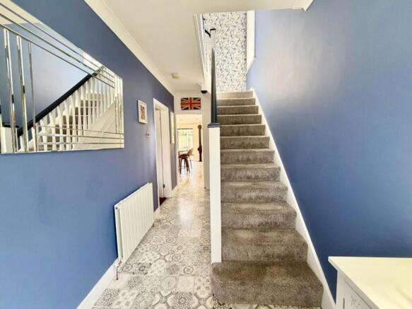 3 bed Semi-Detached for sale Image 9