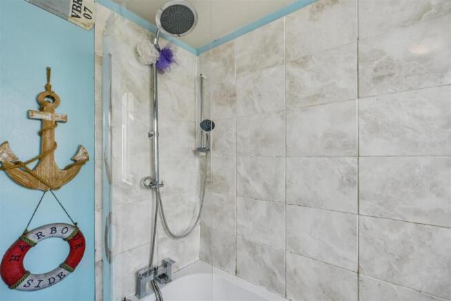 Bathroom_2.jpeg