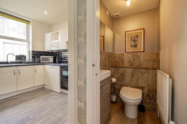 3 bed Apartment for sale Image 11