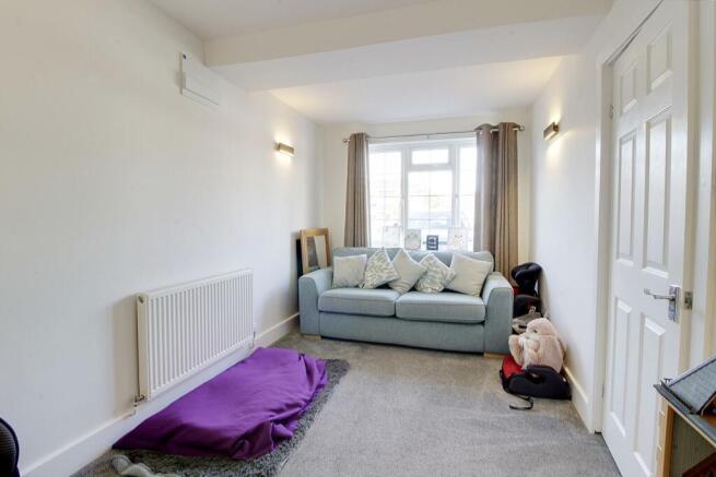 Beech Close, Market Deeping, PE6 photo 5