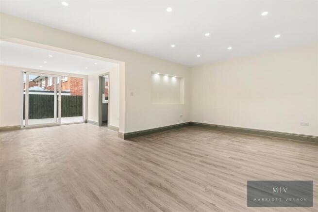 Croydon Road 76 MV-1.jpg