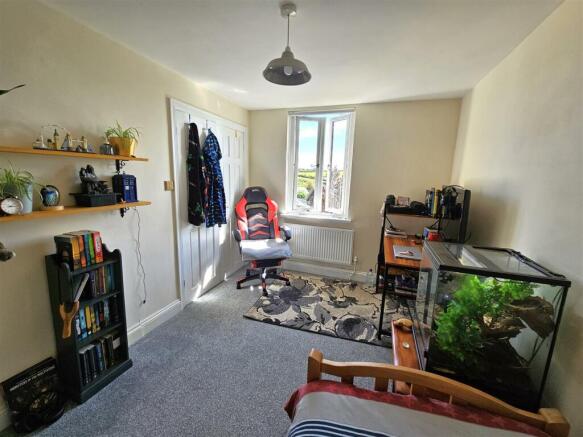 bedroom 3.jpg
