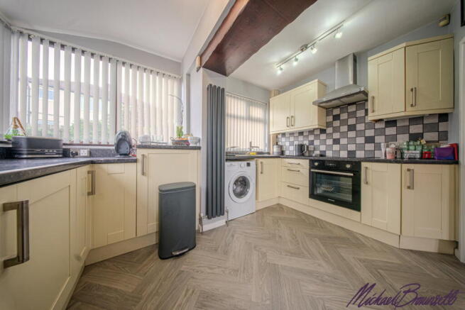 3 bed Semi-Detached for sale Image 4