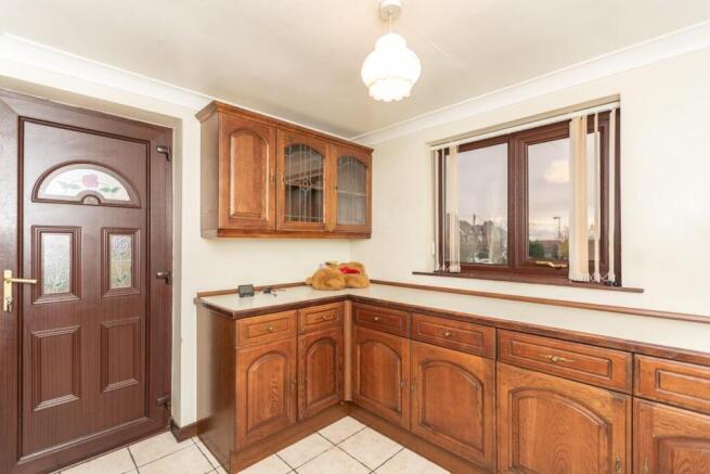 4 bed Detached for sale Image 5