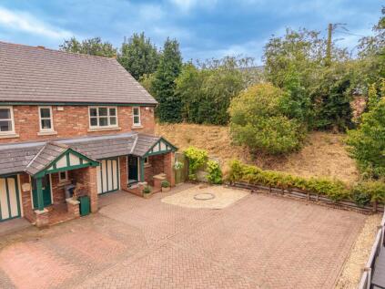 Field Side Close, Mobberley, WA16