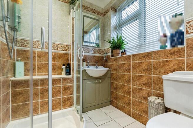 4 bed Detached Bungalow for sale Image 10