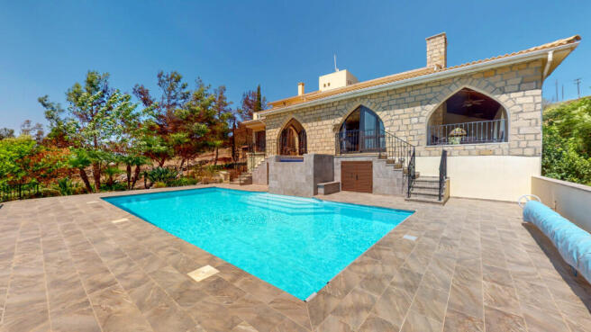 5 Bedroom Villa For