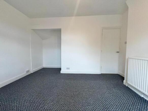 3 bed Terraced to rent Image 9