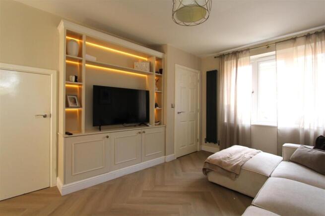 lounge 2.JPG