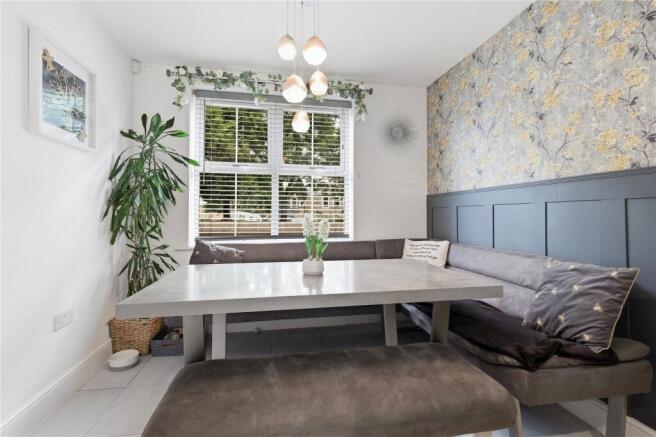 4 bed Detached for sale Image 7