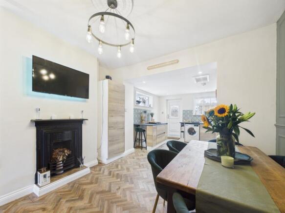 Kitchen/Dining Area