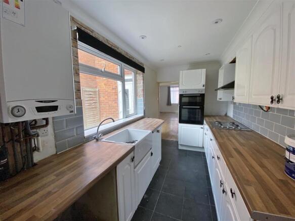 Kitchen: