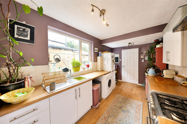 3 bed Terraced for sale Image 4