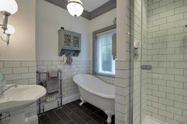 En-Suite Bathroom
