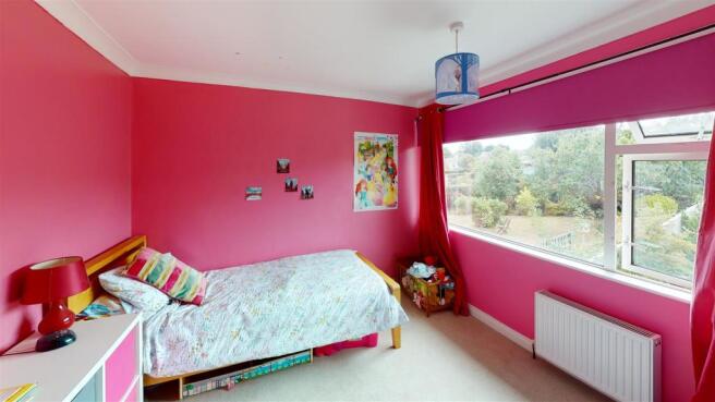 24-Marina-Avenue-Bedroom (2).jpg