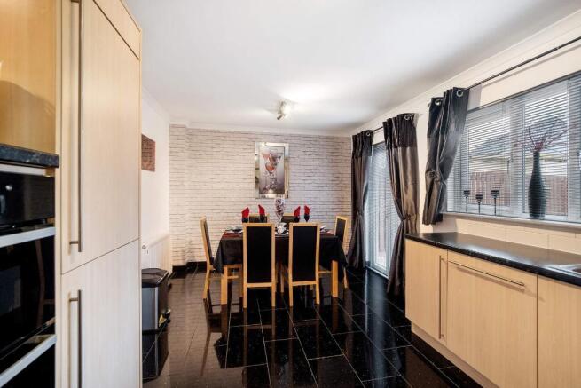 Kitchen/Dining Area
