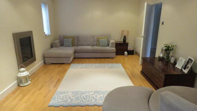 High Street 3 lounge