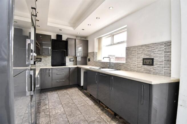 House in Wirral, Liverpool City Region - View 4