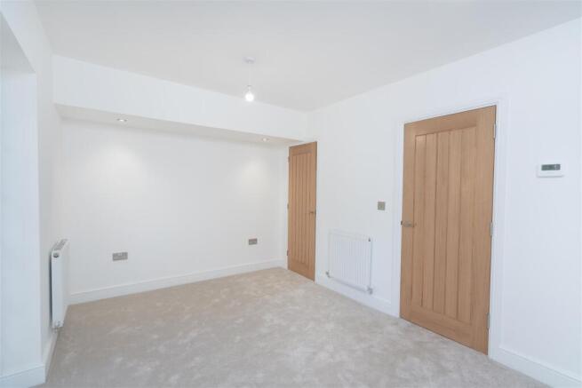 3 bed Semi-Detached for sale Image 7