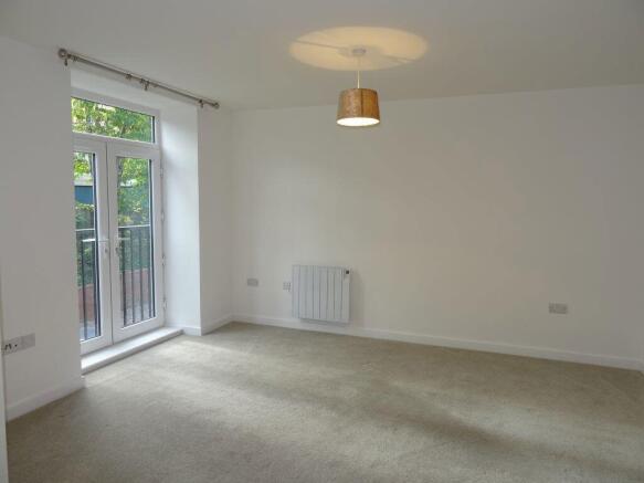2 bed Apartment to rent Image 8