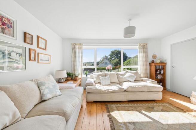 4 bed Detached for sale Image 9