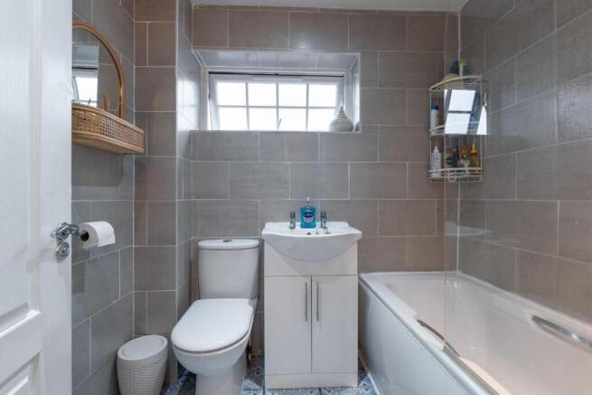 bathroom-2.jpg