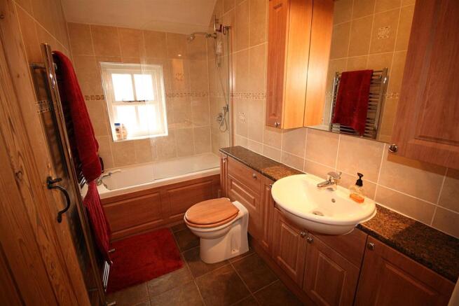 bathroom2.JPG