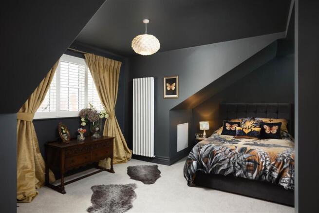5 bed Semi-Detached for sale Image 6