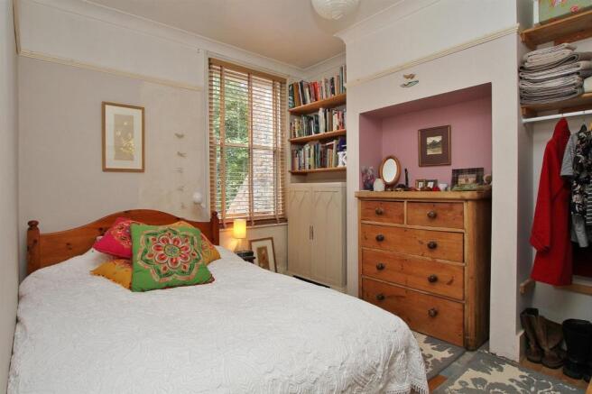 bedroom (2).jpg