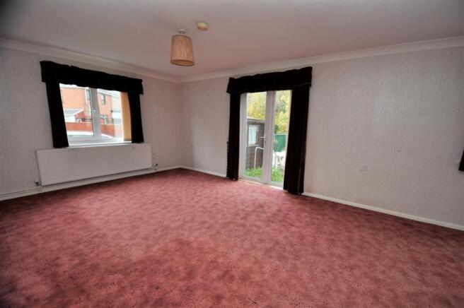 Spacious Living/Dining Room