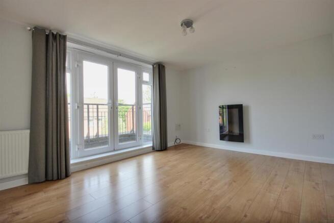 3 bed Town House for sale Image 5