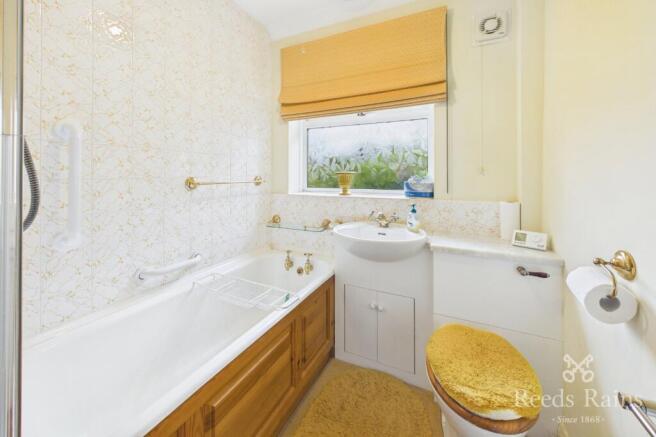 2 bed Bungalow for sale Image 11