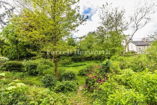 Front garden image 2